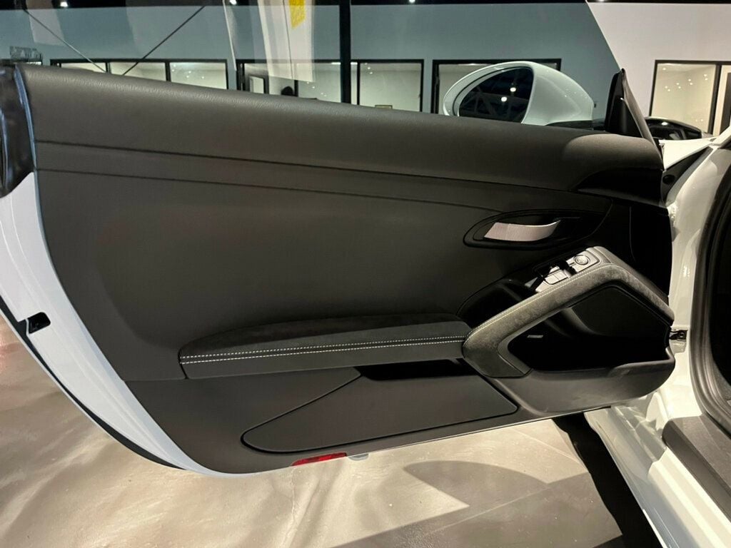 2021 Porsche 718 Cayman 6 SPEED MANUAL/GT4/Carbon Fiber Inlays/Bose Surround/NAV - 22433340 - 8