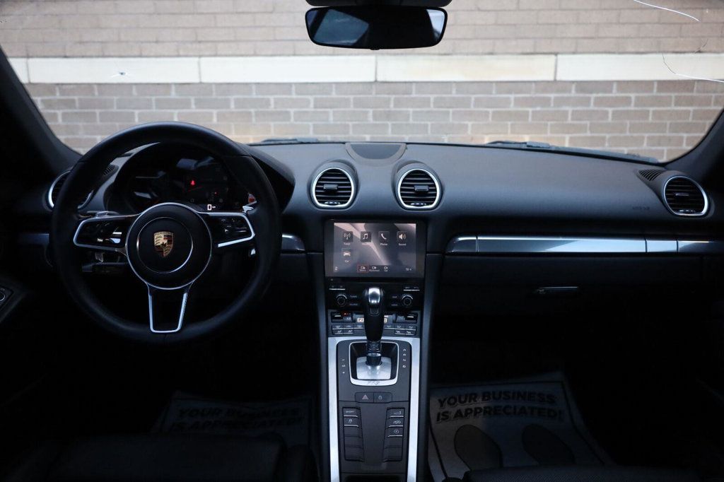 Porsche 718 Cayman photo 26