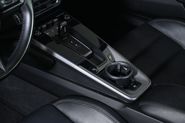 2021 Porsche 911  - 22885755 - 17
