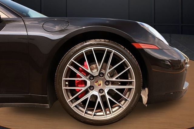 2021 Porsche 911 Carrera 4 Cabriolet - 23045207 - 12