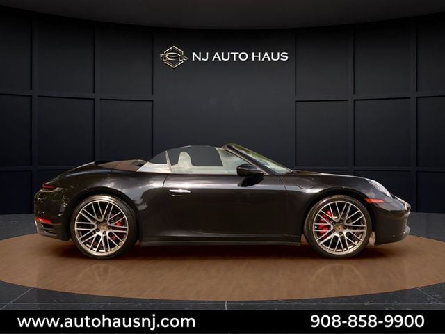 2021 Porsche 911 Carrera 4 Cabriolet - 23045207 - 13