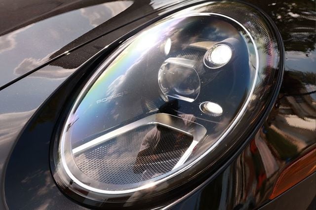 2021 Porsche 911 Carrera 4 Cabriolet - 23045207 - 16