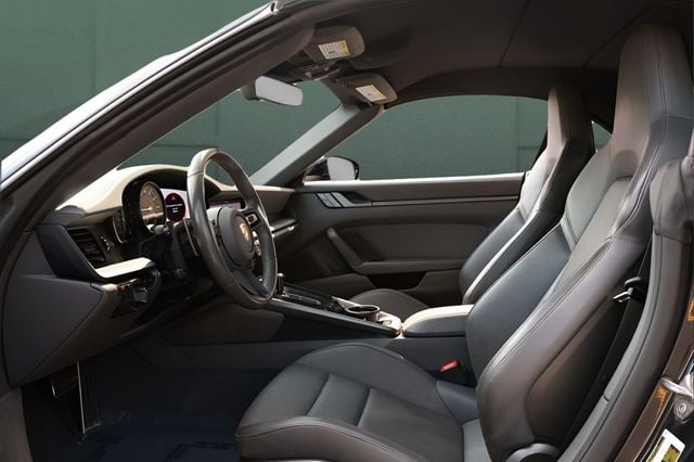 2021 Porsche 911 Carrera 4 Cabriolet - 23045207 - 39