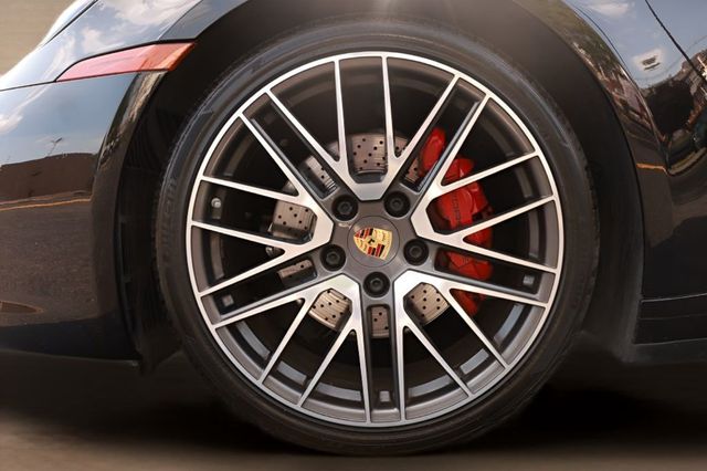 2021 Porsche 911 Carrera 4 Cabriolet - 23045207 - 55