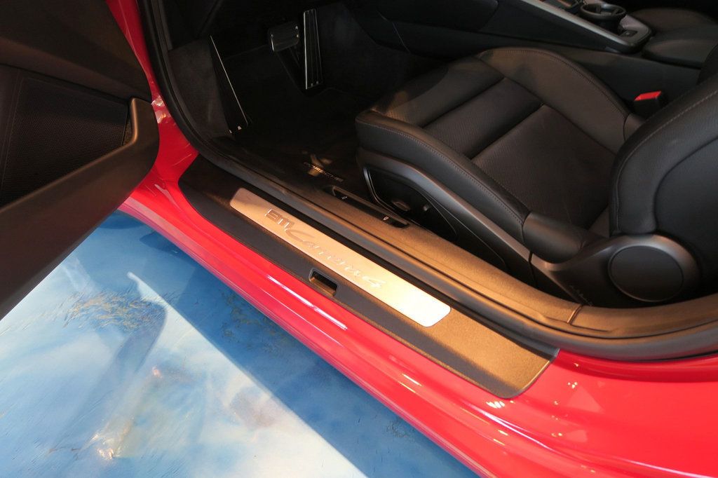 2021 Porsche 911 4 Coupe photo 14