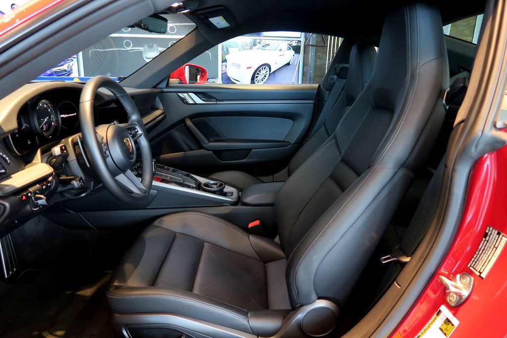 2021 Porsche 911 4 Coupe photo 15