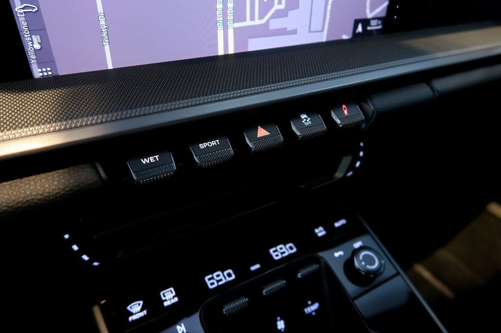 2021 Porsche 911 4 Coupe photo 19