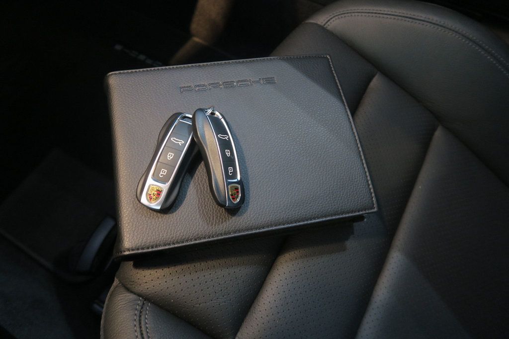 2021 Porsche 911 4 Coupe photo 37