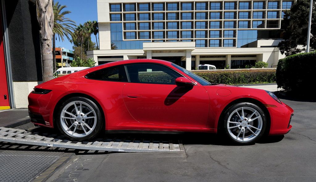 2021 Porsche 911 4 Coupe photo 6