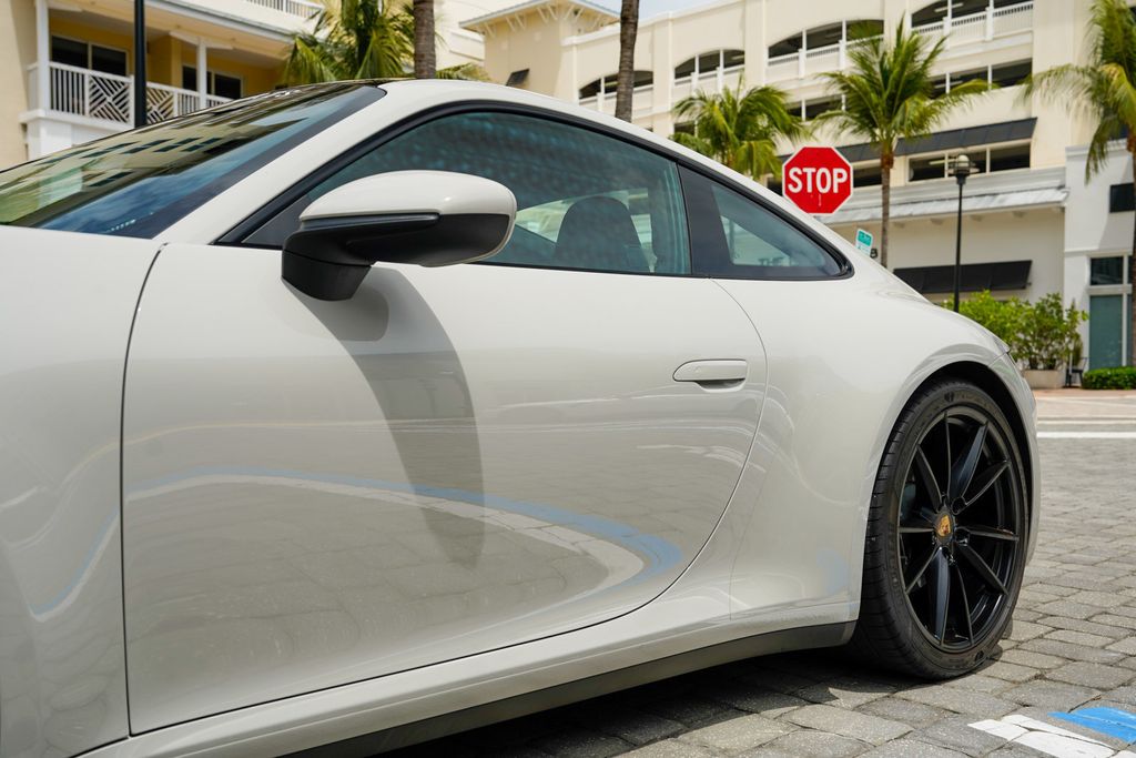 2021 Porsche 911 Carrera 4 Coupe - 23009074 - 11