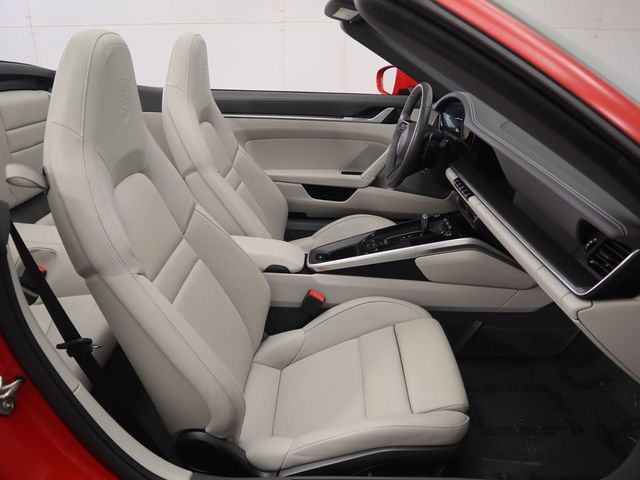 2021 Porsche 911 Carrera 4S Cabriolet - 22977692 - 27