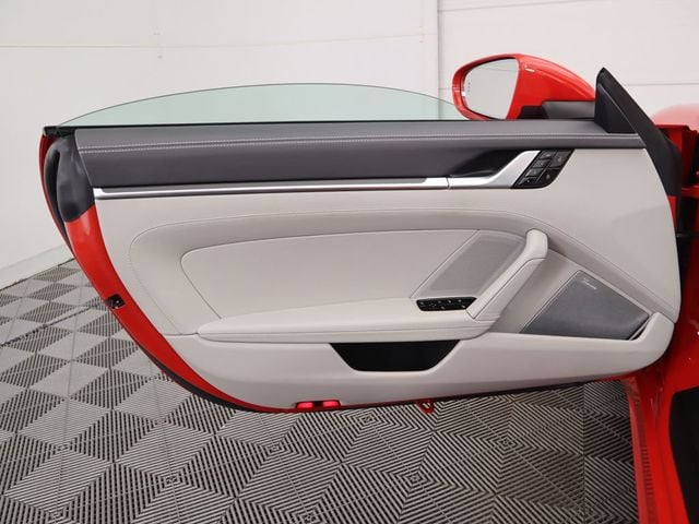 2021 Porsche 911 Carrera 4S Cabriolet - 22977692 - 31