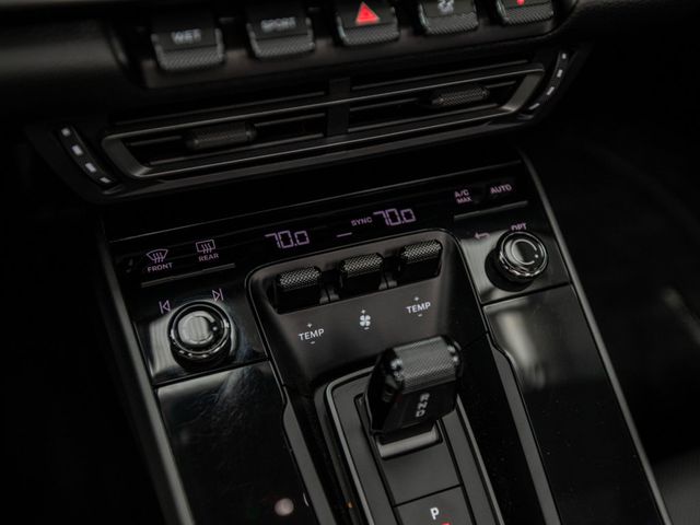 2021 Porsche 911 Carrera Cabriolet - 23035056 - 18