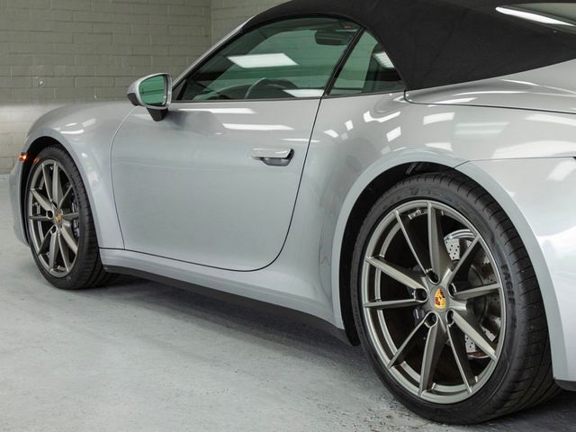 2021 Porsche 911 Carrera Cabriolet - 23035056 - 38