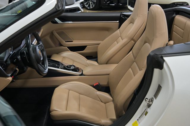 2021 Porsche 911 Carrera Cabriolet - 23093830 - 18