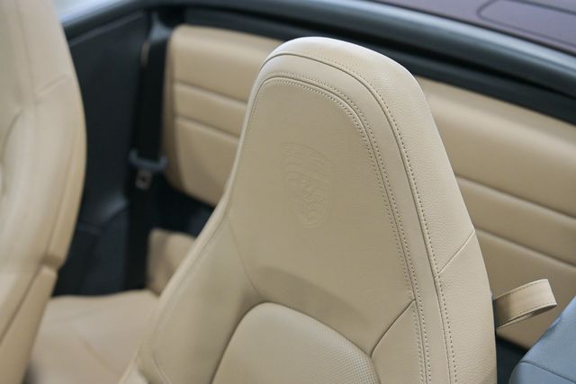 2021 Porsche 911 Carrera Cabriolet - 23093830 - 24