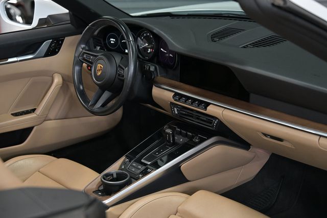 2021 Porsche 911 Carrera Cabriolet - 23093830 - 30