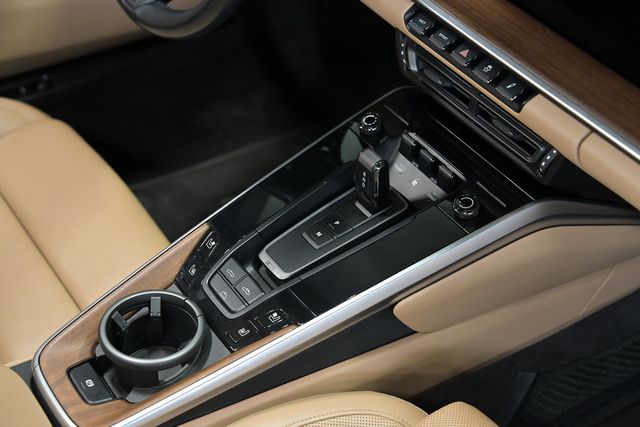 2021 Porsche 911 Carrera Cabriolet - 23093830 - 34