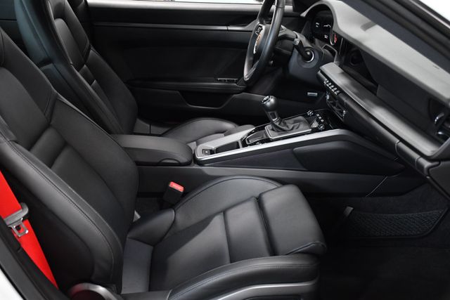 2021 Porsche 911 Carrera S Coupe - 23035638 - 30