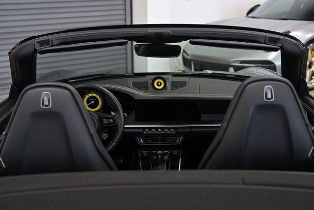 2021 Porsche 911 Turbo S Cabriolet - 22974289 - 16