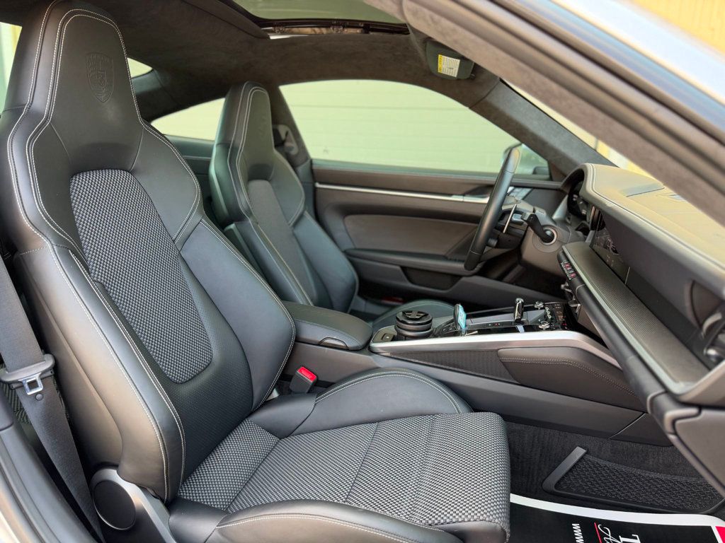 2021 Porsche 911 Turbo S Coupe - 23049066 - 19