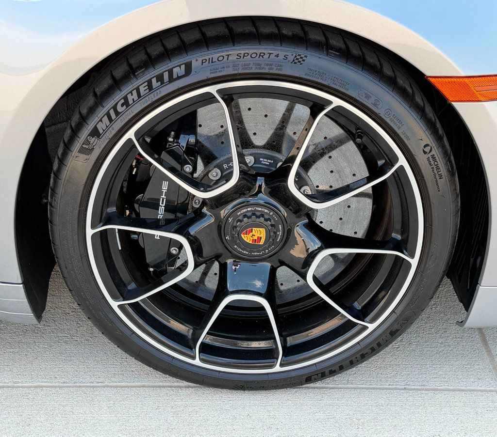 2021 Porsche 911 Turbo S Coupe - 23049066 - 25