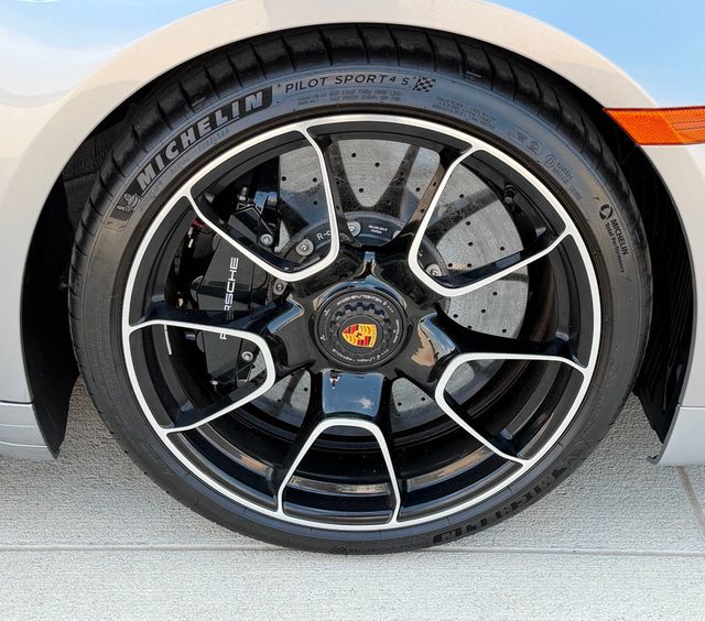 2021 Porsche 911 Turbo S Coupe - 23049066 - 25