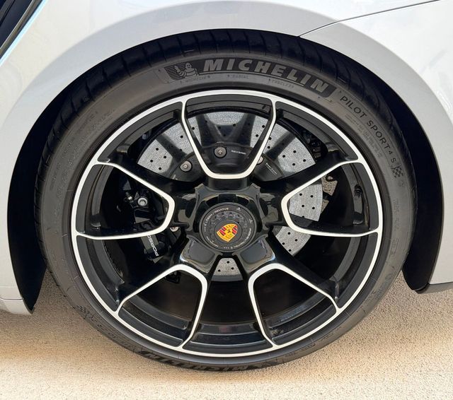 2021 Porsche 911 Turbo S Coupe - 23049066 - 28