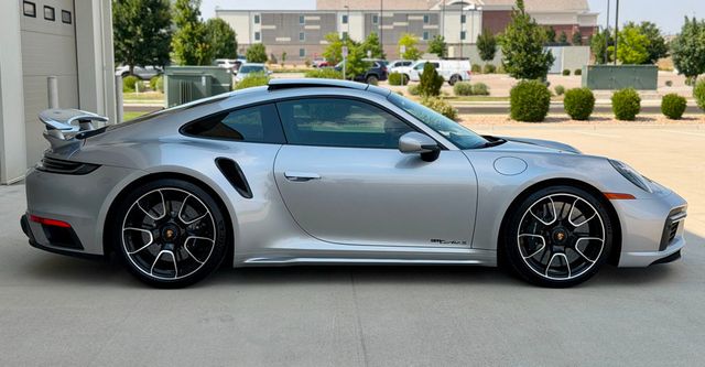 2021 Porsche 911 Turbo S Coupe - 23049066 - 3