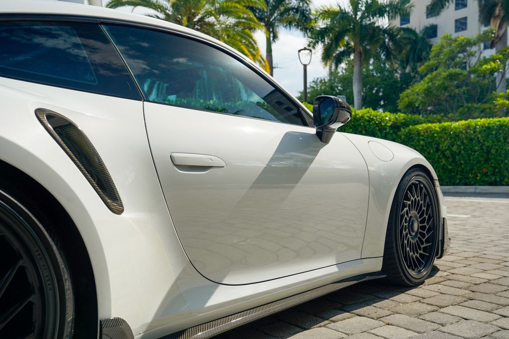 2021 Porsche 911 Turbo S Coupe - 23018169 - 28
