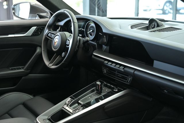2021 Porsche 911 Turbo S Coupe - 23067900 - 31