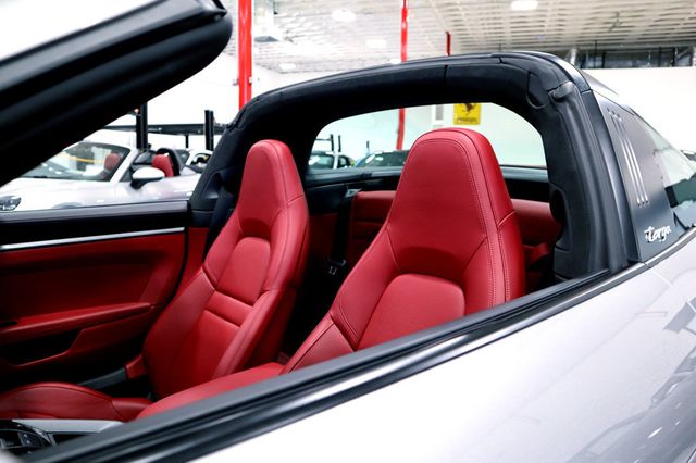 2021 Porsche 911 TARGA 4S GT SILVER...5,795 Miles...TARGA 4S  - 22484082 - 20