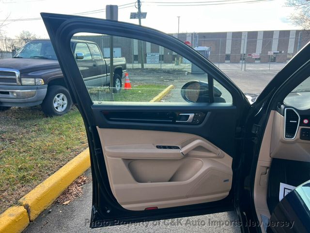 2021 Porsche Cayenne  - 22954468 - 16