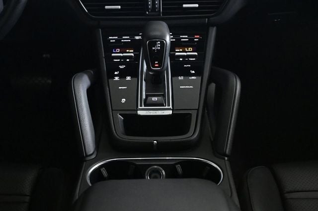 2021 Porsche Cayenne AWD - 23035232 - 15