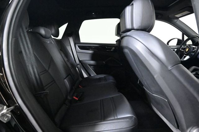 2021 Porsche Cayenne AWD - 23035232 - 18