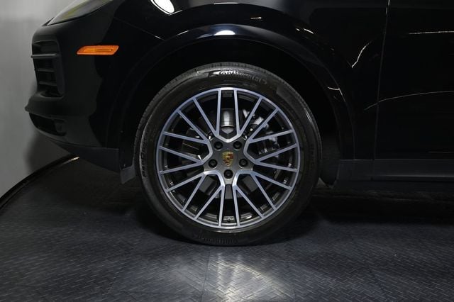 2021 Porsche Cayenne AWD - 23035232 - 26