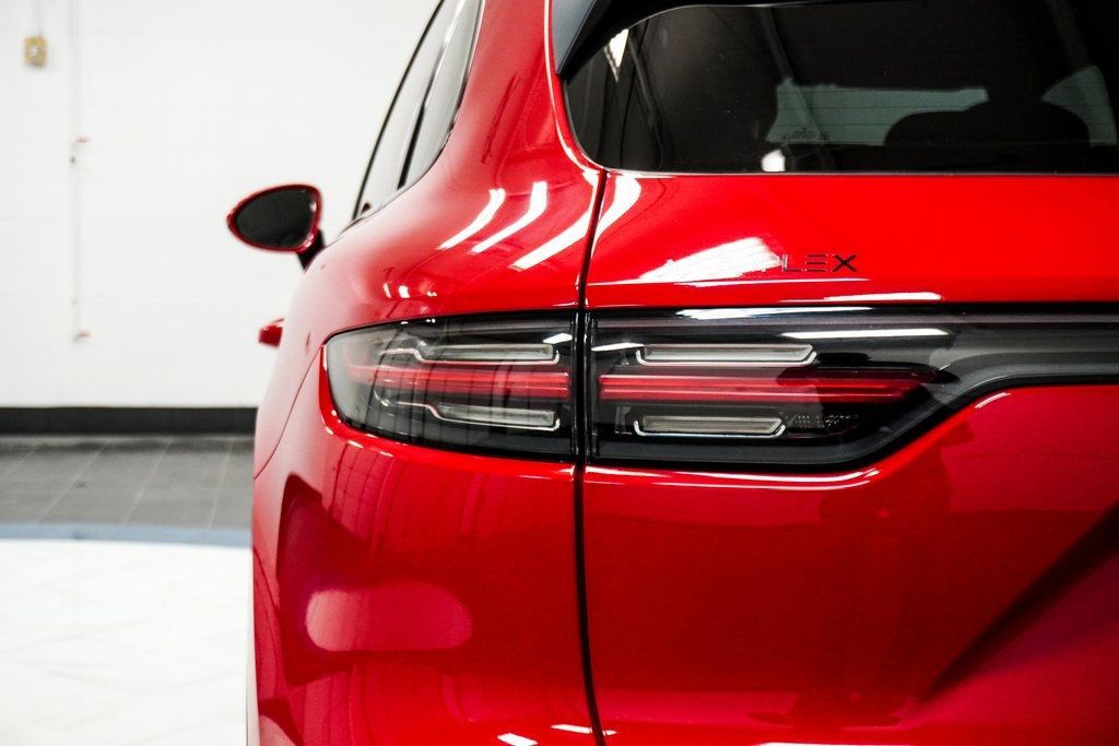 2021 Porsche Cayenne Base photo 13