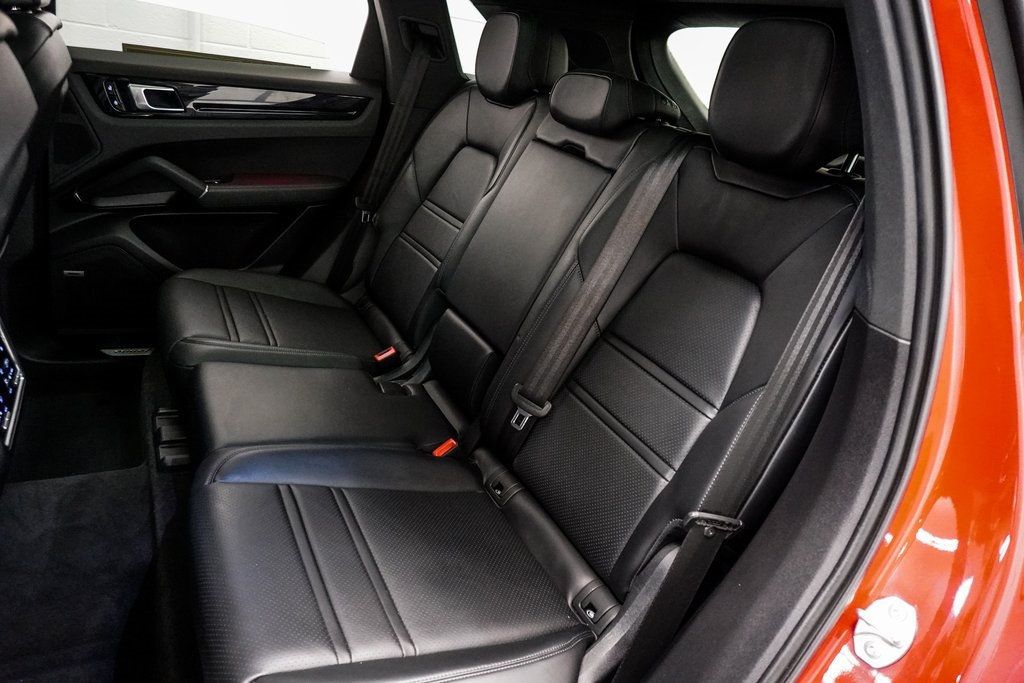 2021 Porsche Cayenne Base photo 20