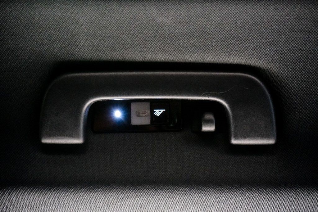 2021 Porsche Cayenne Base photo 24