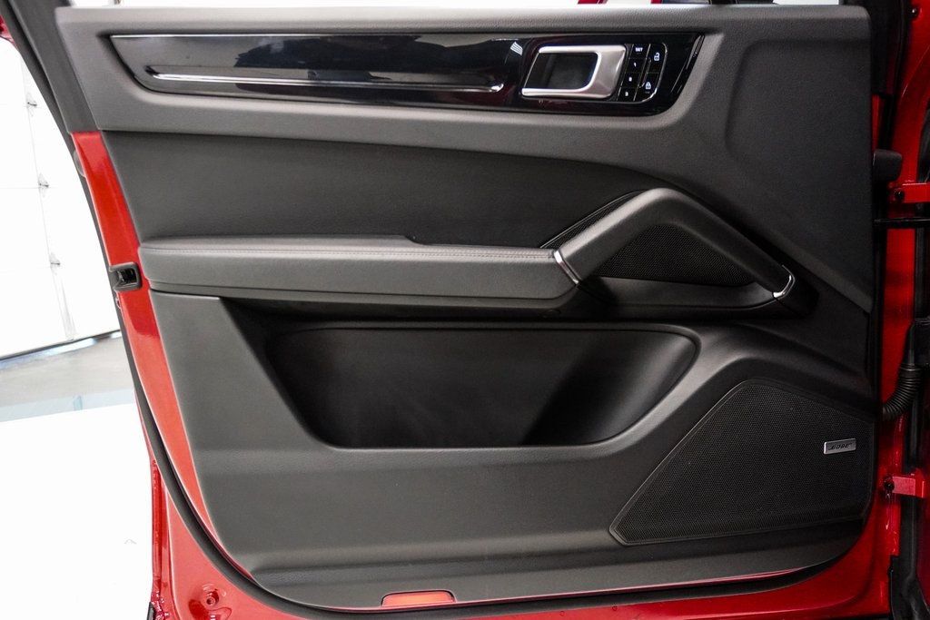 2021 Porsche Cayenne Base photo 37