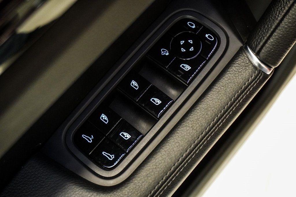 2021 Porsche Cayenne Base photo 38