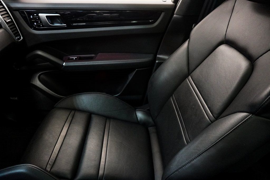 2021 Porsche Cayenne Base photo 44