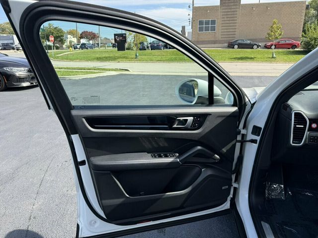 2021 Porsche Cayenne AWD - 23093558 - 18