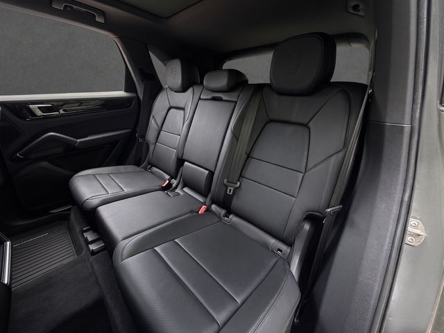 2021 Porsche Cayenne AWD, PAN SUNROOF, NAVIGATION, 19" WHEELS, HEATED SEATS - 23038893 - 9