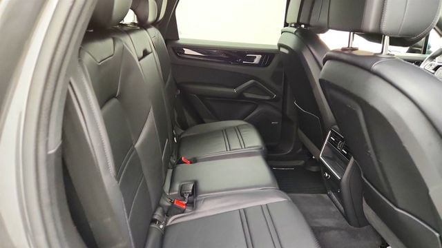 2021 Porsche Cayenne AWD w/ Premium Pkg & 21'' Wheels - 23079700 - 21
