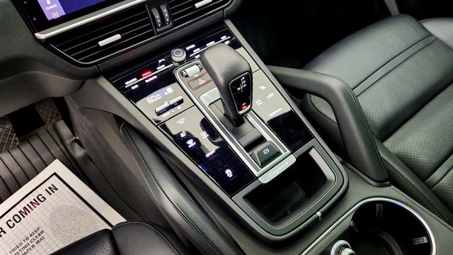 2021 Porsche Cayenne AWD w/ Premium Pkg & 21'' Wheels - 23079700 - 33