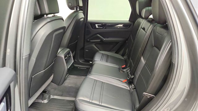 2021 Porsche Cayenne AWD w/ Premium Pkg & 21'' Wheels - 23079700 - 37