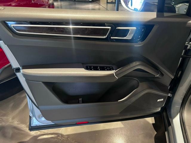 2021 Porsche Cayenne Cayenne/AdaptiveCruiseControl/HtdSteeringWheel/Htd&CldSeats - 23078854 - 20