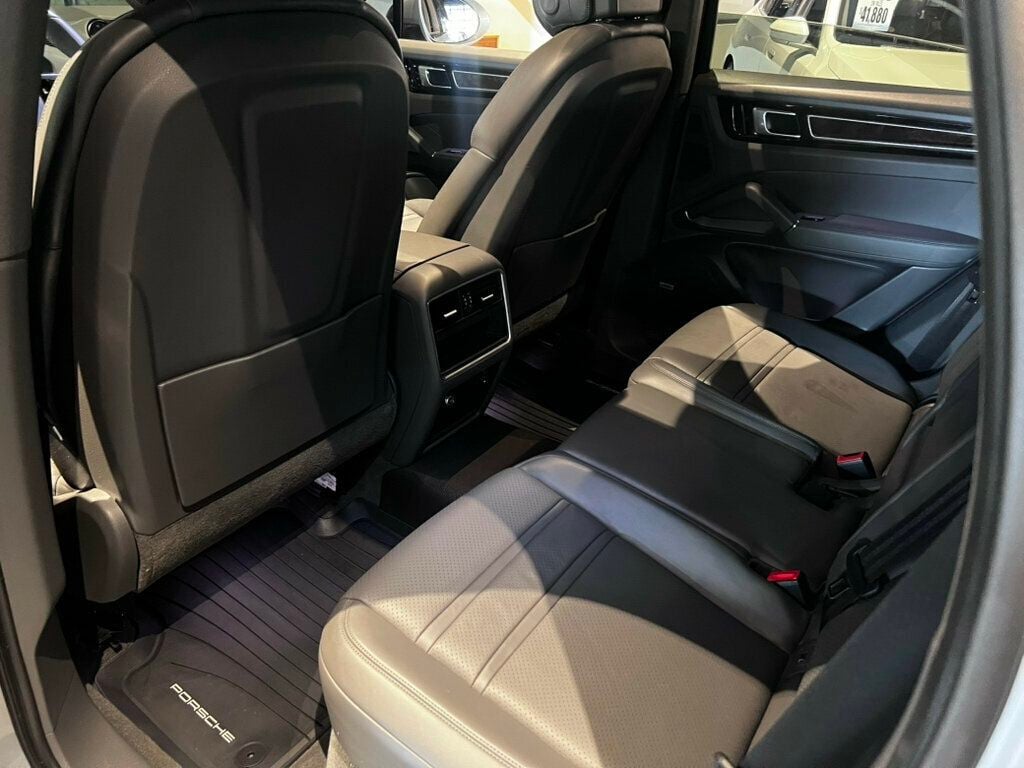 2021 Porsche Cayenne Cayenne/AdaptiveCruiseControl/HtdSteeringWheel/Htd&CldSeats - 23078854 - 24