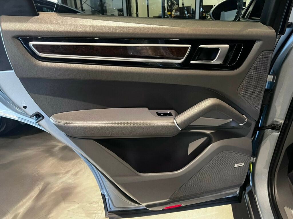2021 Porsche Cayenne Cayenne/AdaptiveCruiseControl/HtdSteeringWheel/Htd&CldSeats - 23078854 - 25